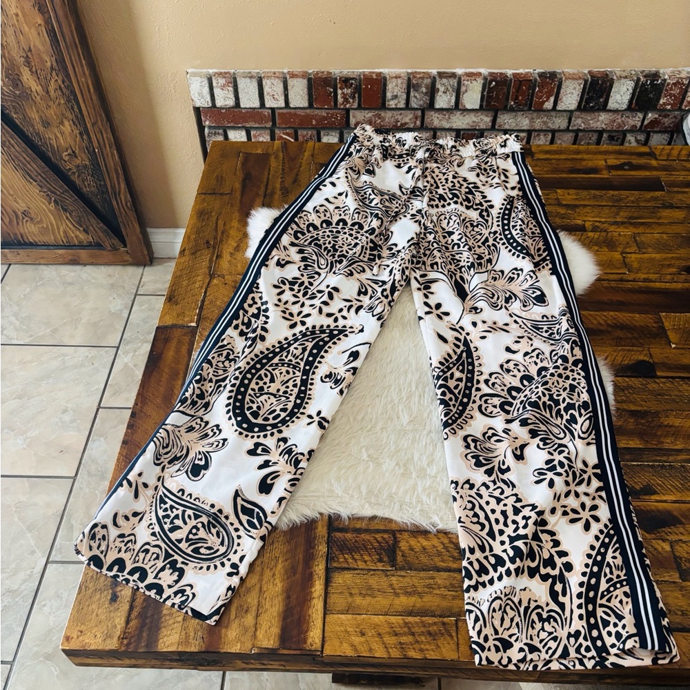 Zara Black and White Paisley Joggers
